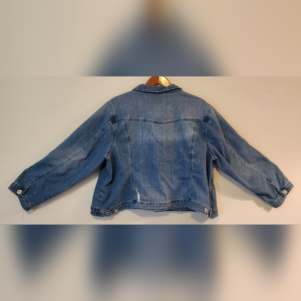 WOMEN'S PLUS SIZE 26/28W - EST.1946 - DISTRESSED DENIM JACKET - Picture 2 of 16